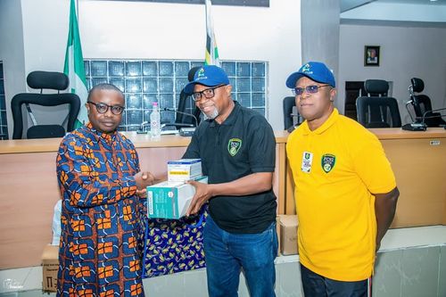 FUTO Class of '92 Donates Clinical Equipment, Medical Supplies to University 
